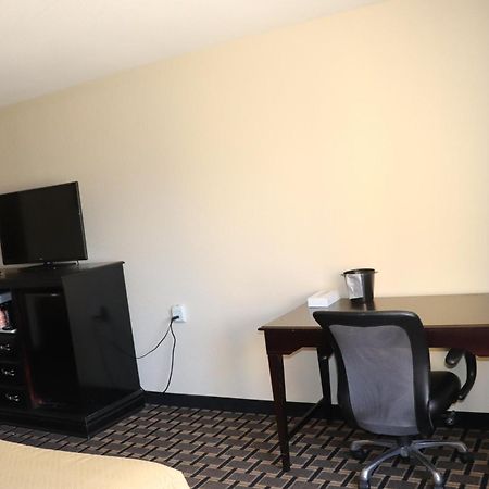 Econo Lodge Inn & Suites Wisconsin Dells Ngoại thất bức ảnh