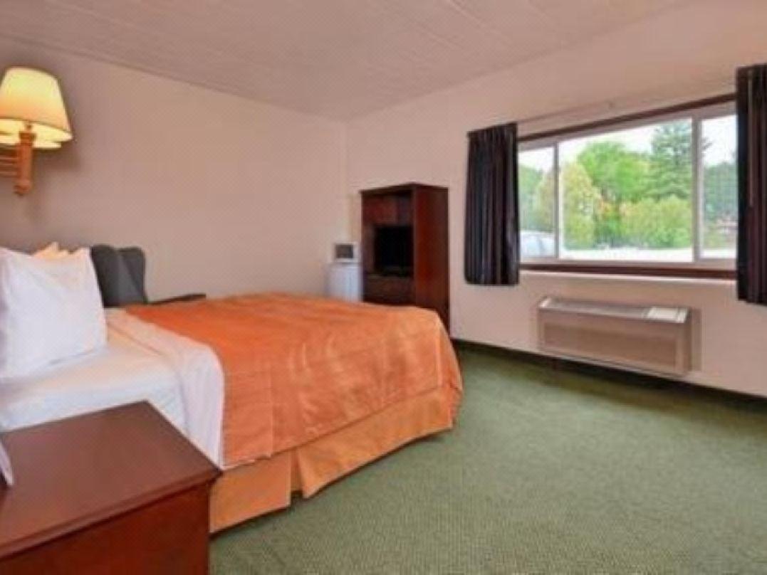Econo Lodge Inn & Suites Wisconsin Dells Ngoại thất bức ảnh