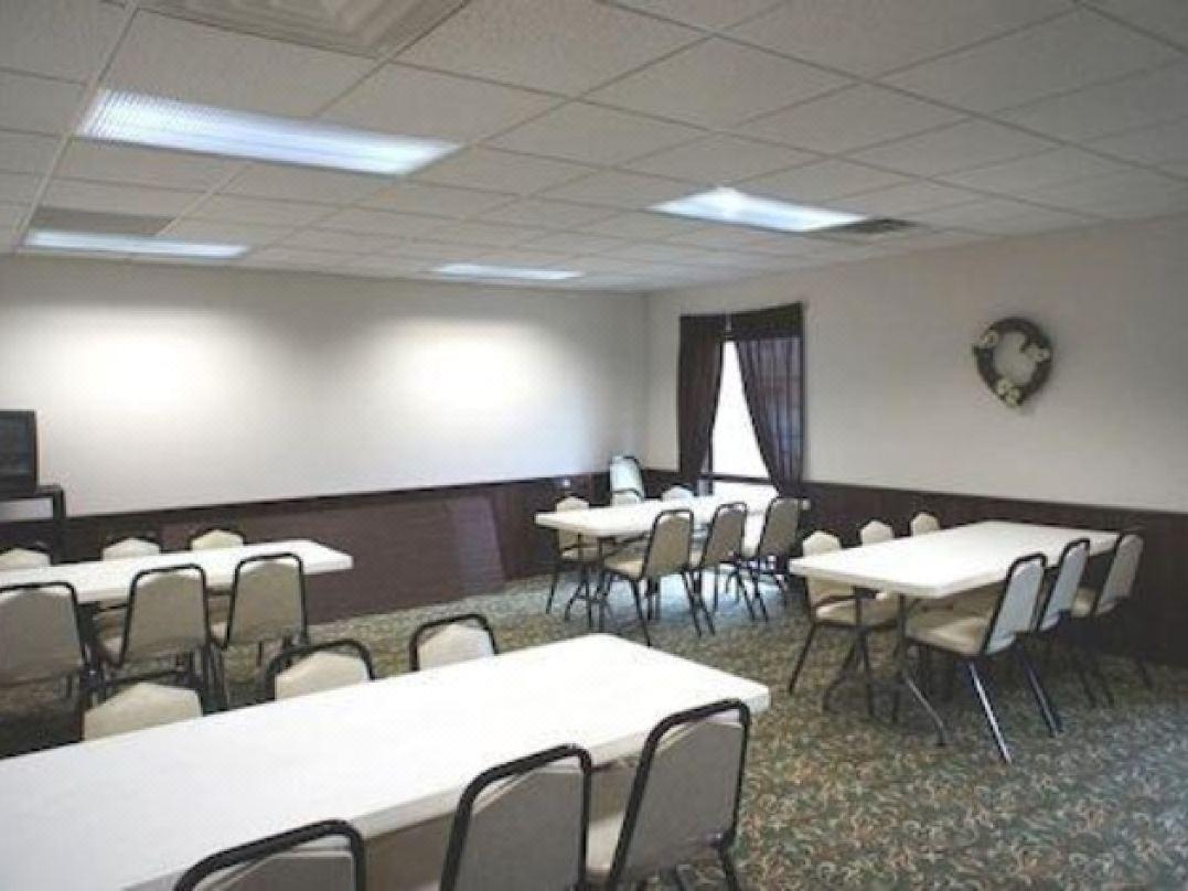 Econo Lodge Inn & Suites Wisconsin Dells Ngoại thất bức ảnh