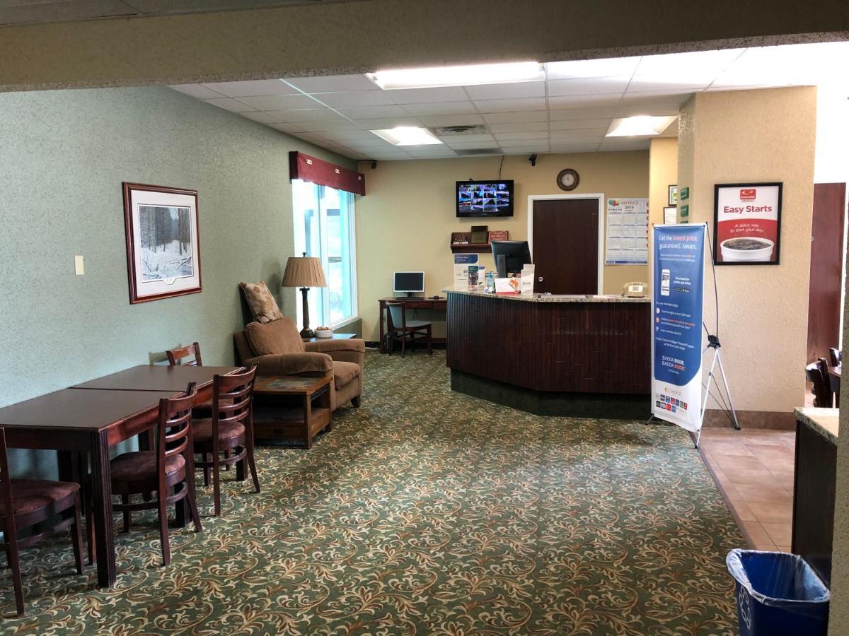 Econo Lodge Inn & Suites Wisconsin Dells Ngoại thất bức ảnh
