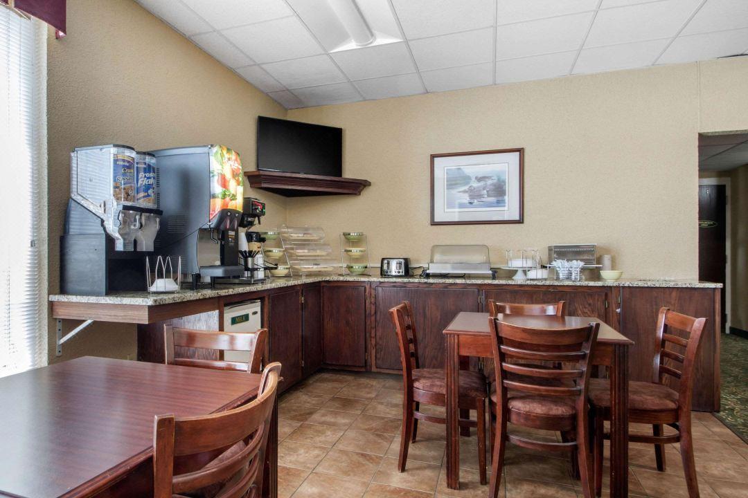 Econo Lodge Inn & Suites Wisconsin Dells Ngoại thất bức ảnh