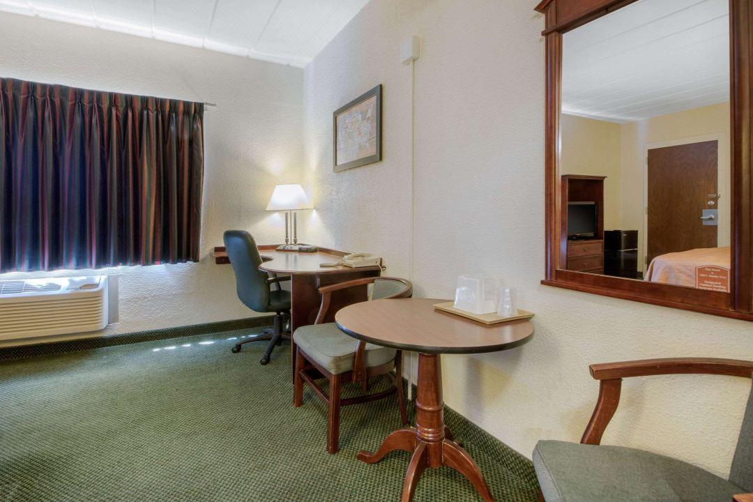 Econo Lodge Inn & Suites Wisconsin Dells Ngoại thất bức ảnh