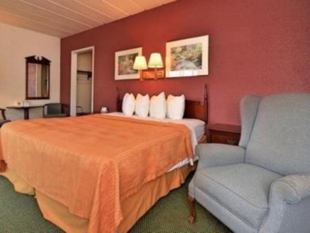 Econo Lodge Inn & Suites Wisconsin Dells Ngoại thất bức ảnh