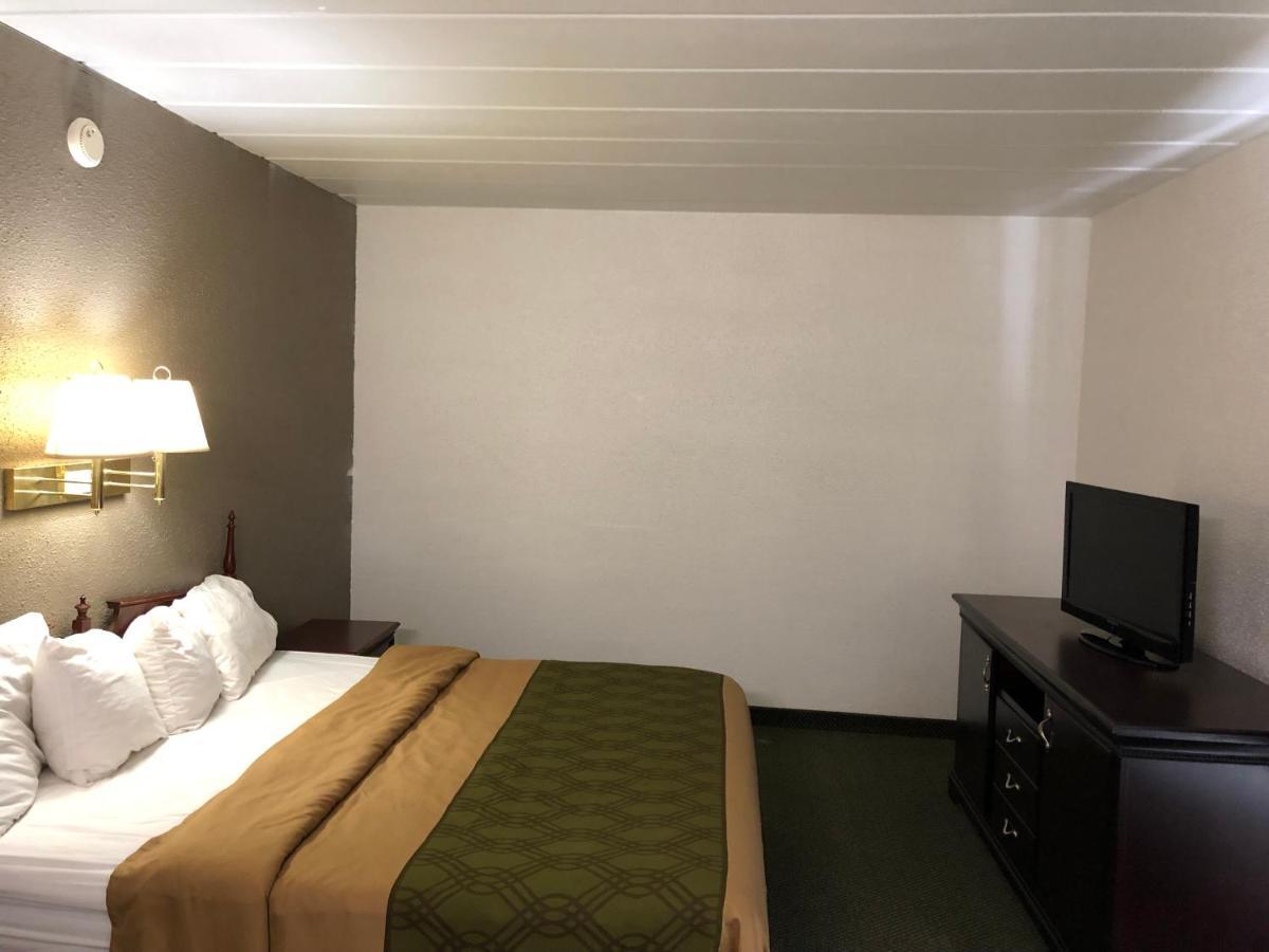 Econo Lodge Inn & Suites Wisconsin Dells Ngoại thất bức ảnh