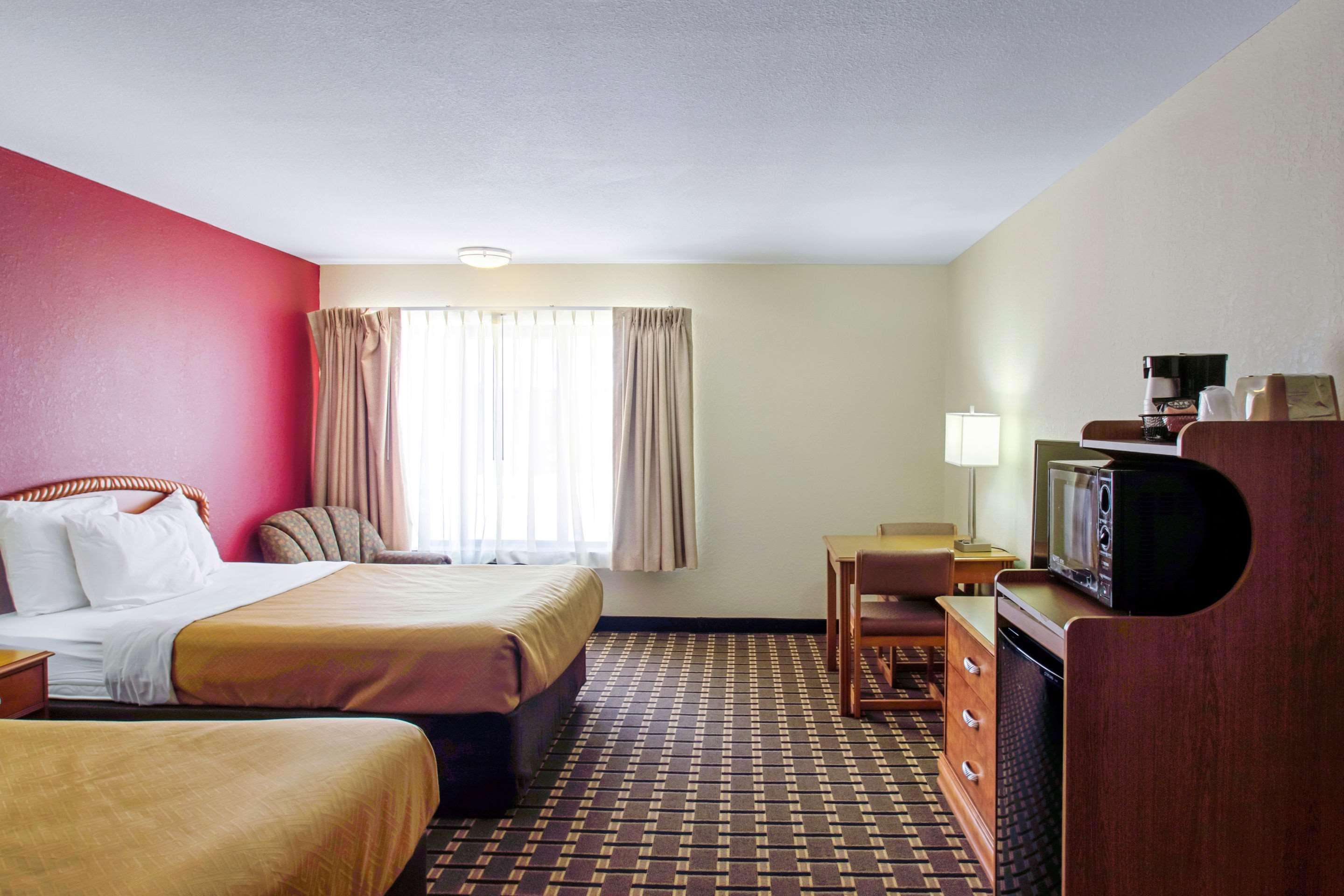 Econo Lodge Inn & Suites Wisconsin Dells Ngoại thất bức ảnh