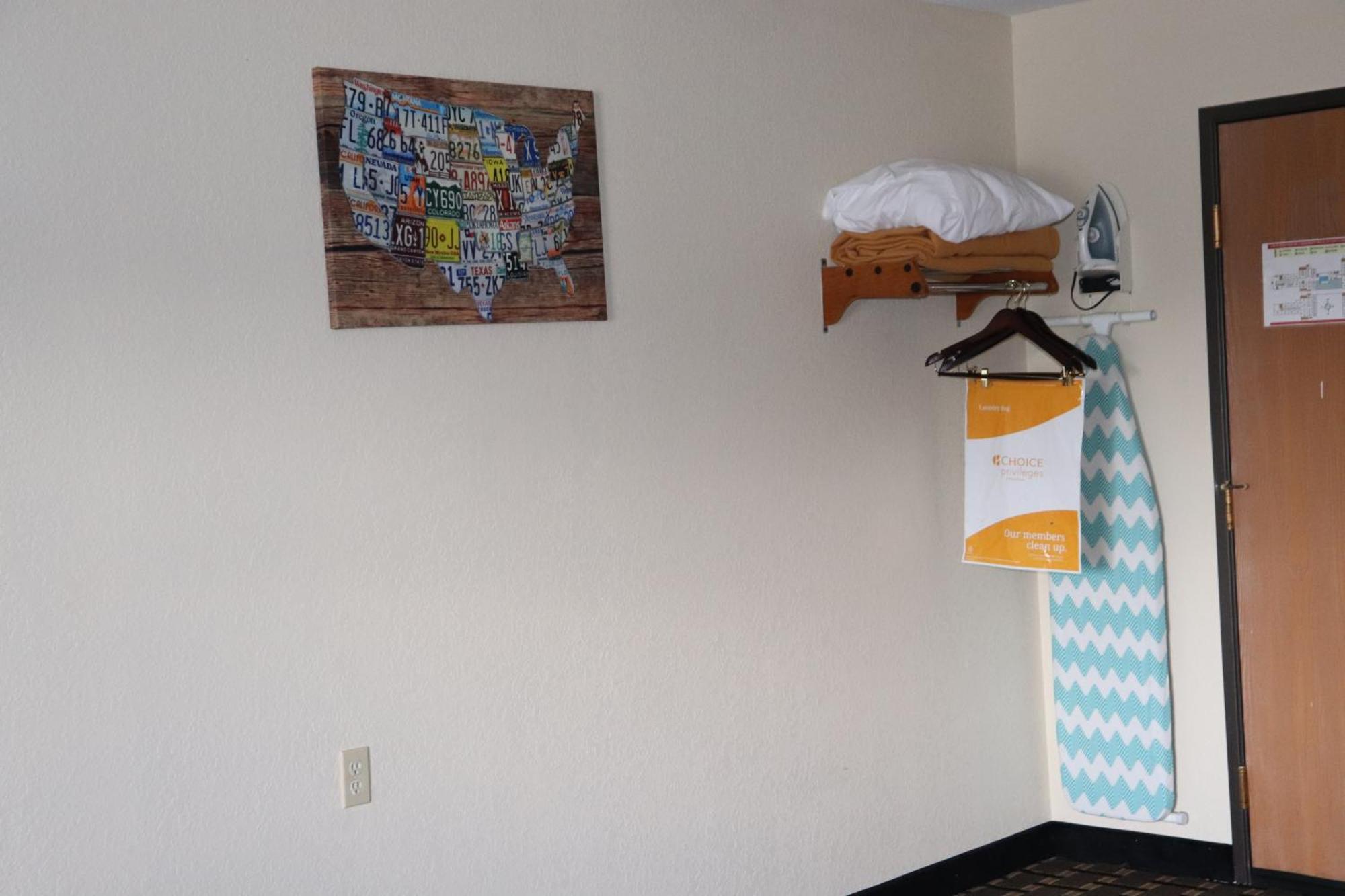 Econo Lodge Inn & Suites Wisconsin Dells Ngoại thất bức ảnh