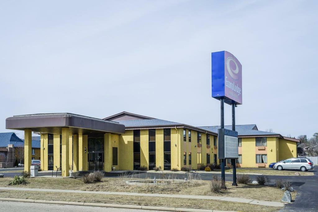 Econo Lodge Inn & Suites Wisconsin Dells Ngoại thất bức ảnh
